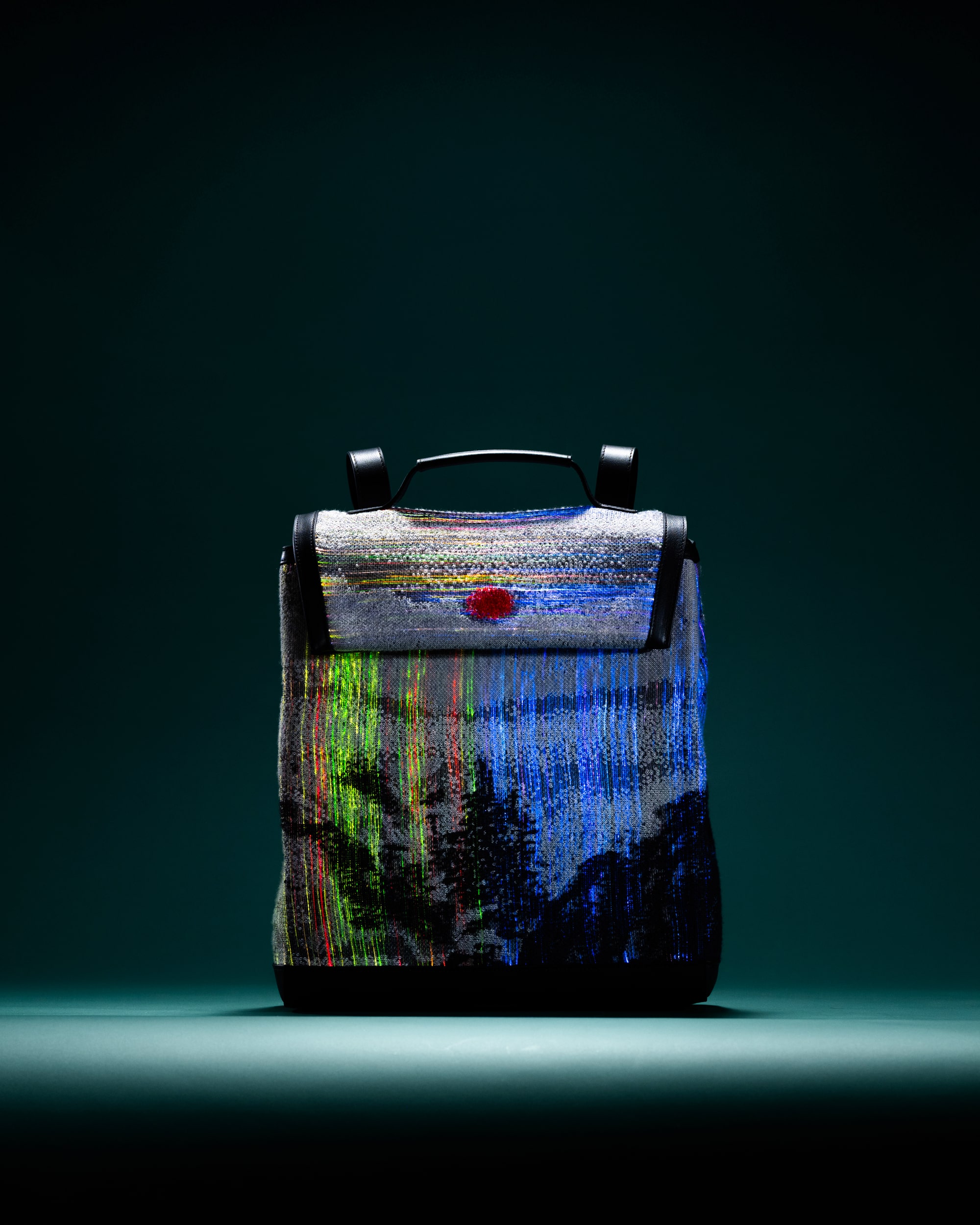 Constant-日月爭輝_1_1864_crop-min